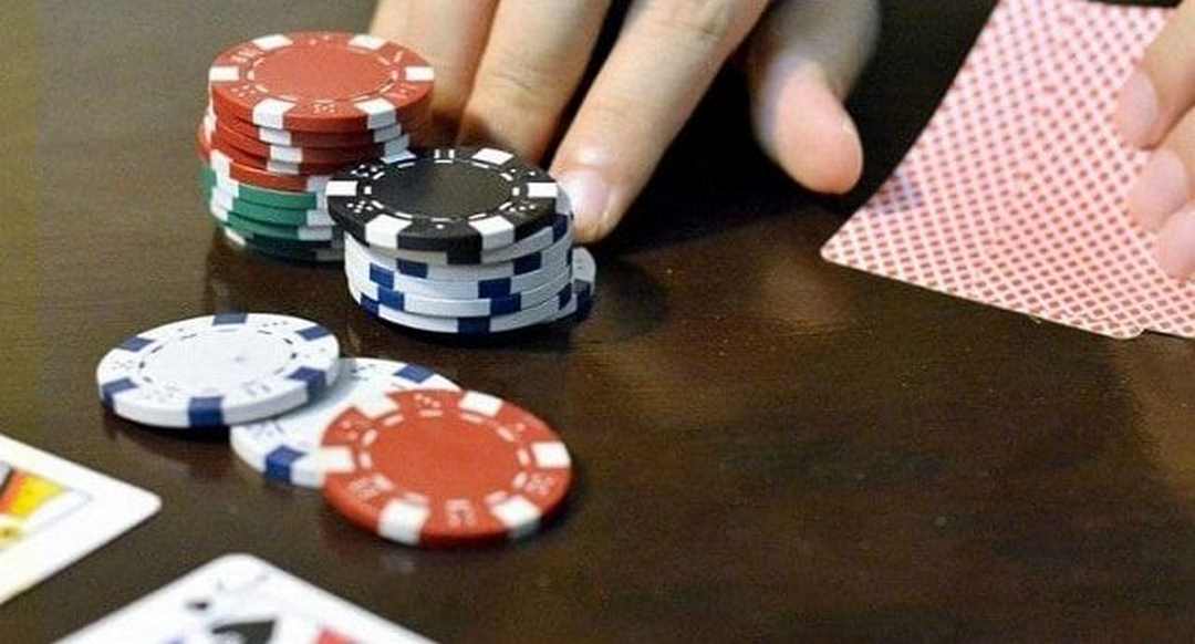Các vòng cược có trong ván bài Poker